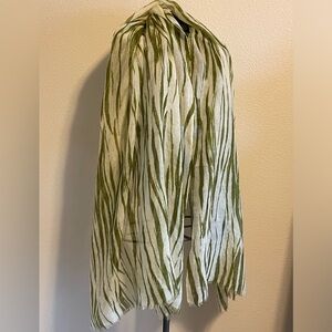 Elizabeth Gillett %100 Cashmere Olive Green Cream Beautiful Wrap/Scarf